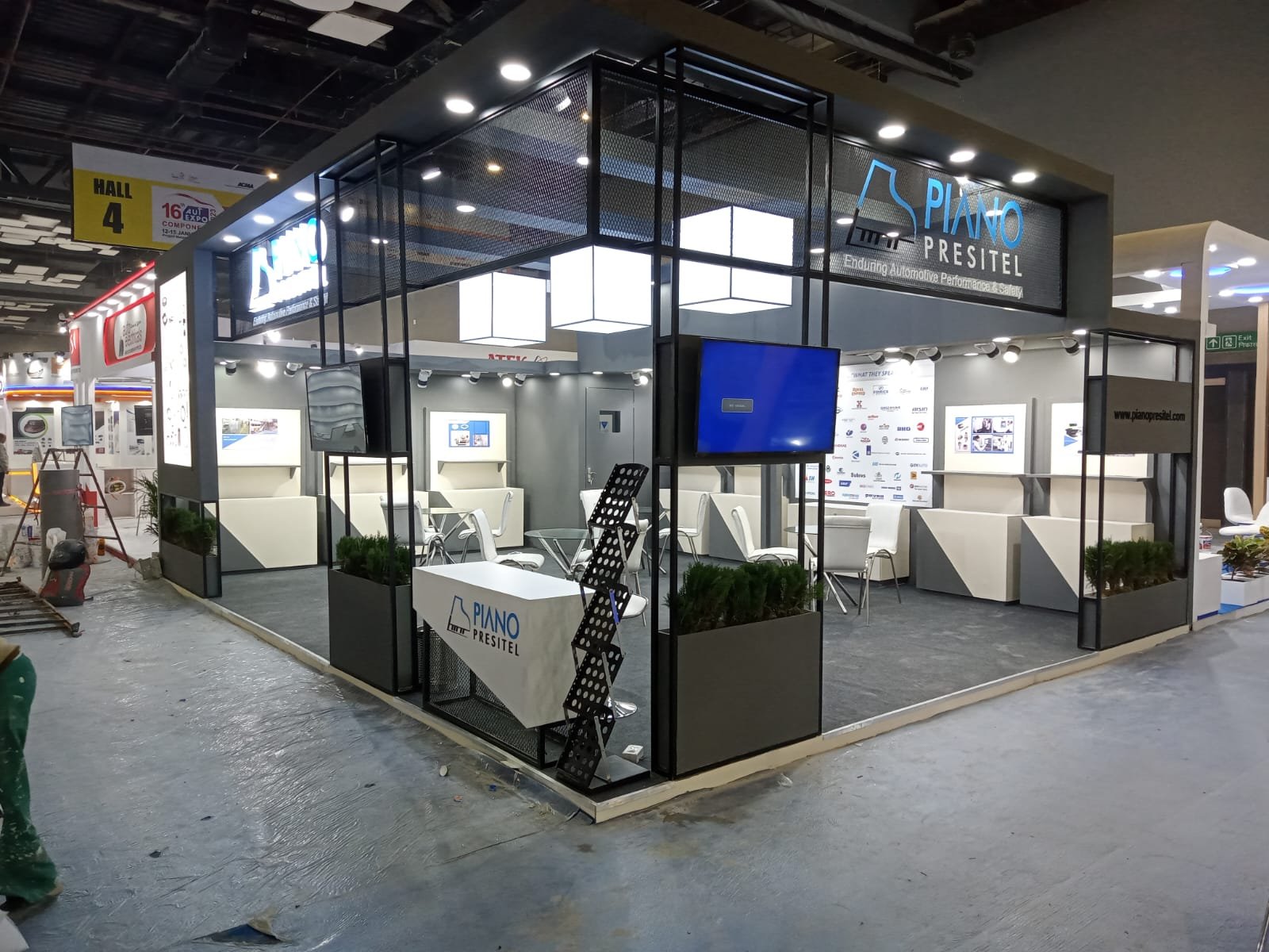 Divine Design & Exhibits project